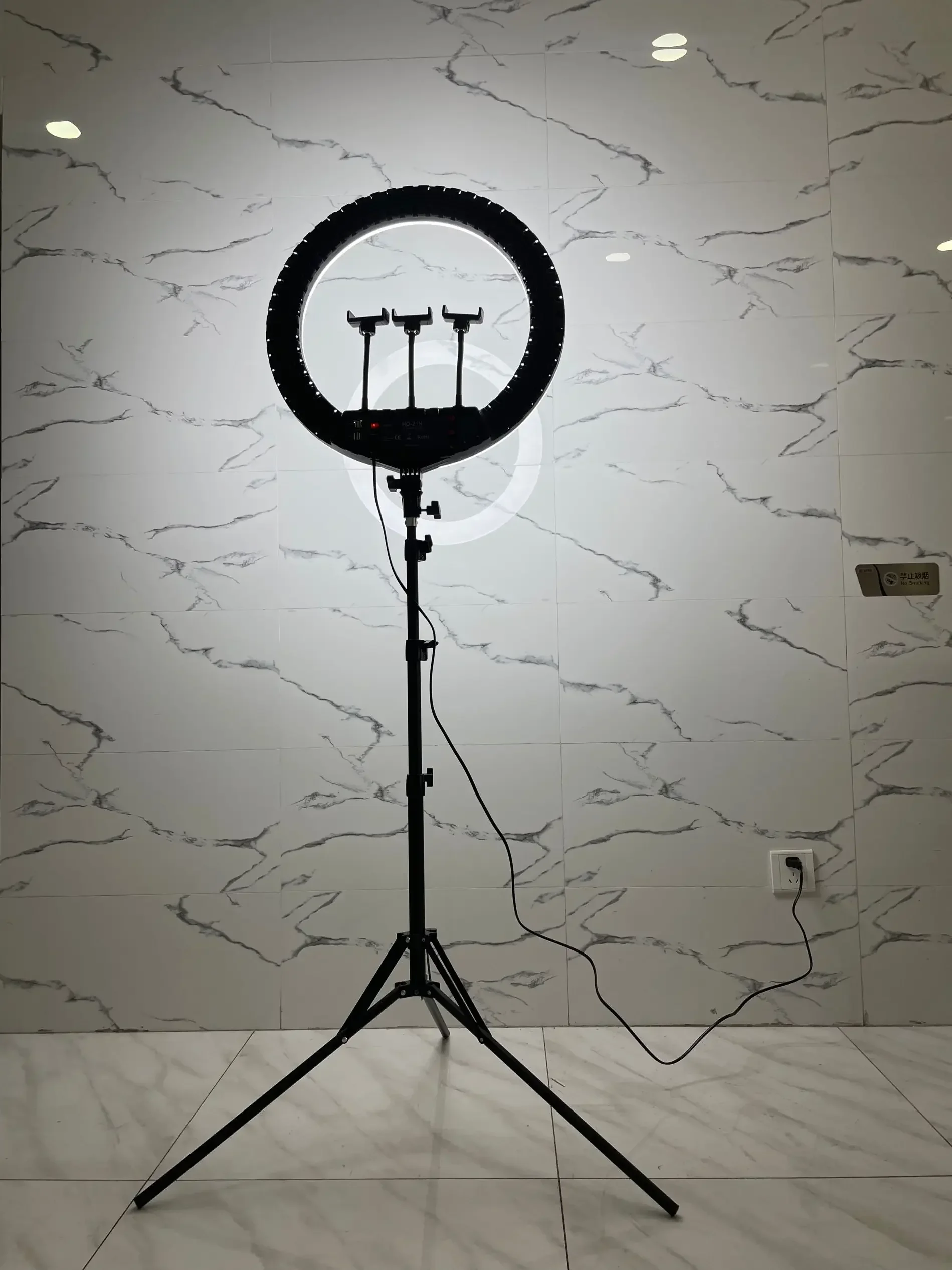 HQ-21n 21 Inch LED Ring Light  - огляд і ціна Photography Of Lighting